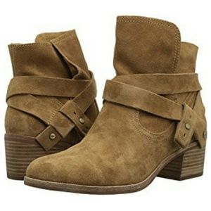 NIB Ugg Elora Ankle Boot - 7 - Chestnut